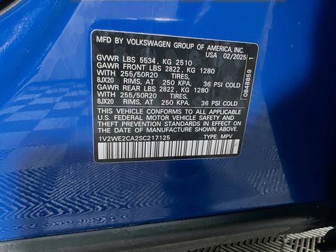 Used 2025 Volkswagen Atlas Cross Sport SE image 12