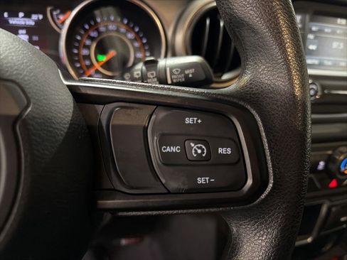 Used 2019 Jeep Wrangler Unlimited Sport image 14