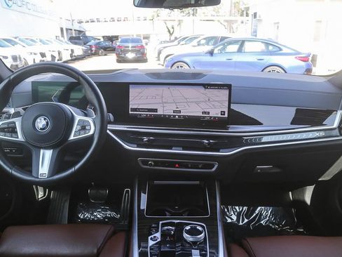 Used 2025 BMW X5 xDrive50e w/ Executive Package AWD/4WD image 9