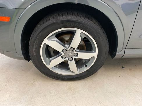 Used 2015 Audi Q3 2.0T Prestige w/ Prestige Package image 19