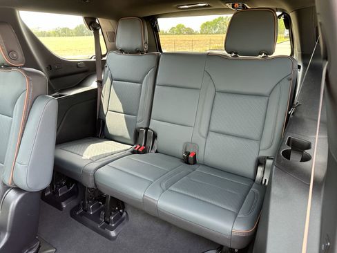 Used 2025 GMC Yukon AT4 w/ AT4 Premium Package image 24