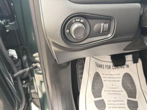 Used 2021 Jeep Renegade Sport AWD/4WD image 16