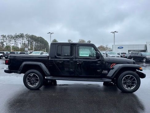 Used 2022 Jeep Gladiator Overland w/ Cold Weather Group image 6