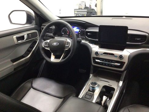 Used 2023 Ford Explorer XLT w/ Equipment Group 202A image 33