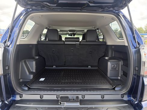 Used 2023 Toyota 4Runner TRD Off-Road Premium w/ Moonroof Package AWD/4WD image 19