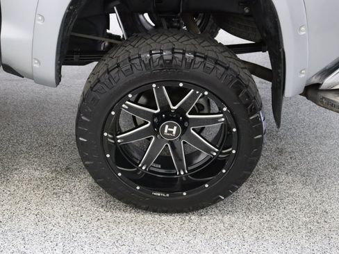 Used 2021 Toyota Tundra SR5 w/ SR5 Upgrade Package AWD/4WD image 11