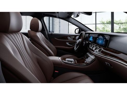 Used 2023 Mercedes-Benz E 450 4MATIC All-Terrain Wagon image 4