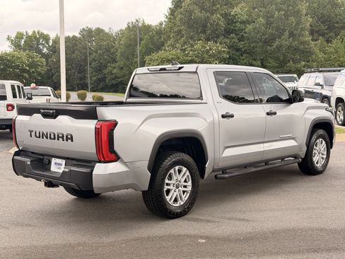 Used 2022 Toyota Tundra SR5 AWD/4WD image 12