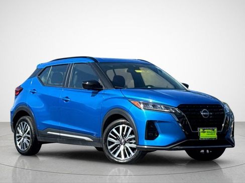 Used 2024 Nissan Kicks SR FWD image 2