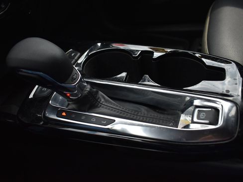 Used 2024 Chevrolet Trax ACTIV w/ Sunroof Package image 31