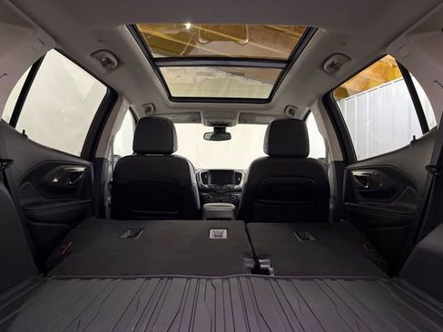 Used 2023 GMC Terrain Denali AWD/4WD image 17