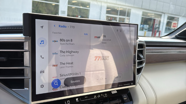 Used 2024 Toyota Sequoia Capstone AWD/4WD image 15