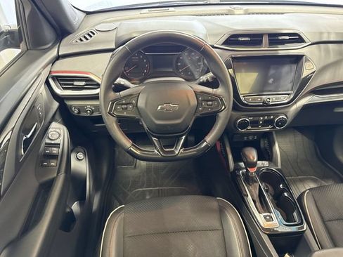 Used 2021 Chevrolet TrailBlazer RS w/ Sun and Liftgate Package FWD image 15