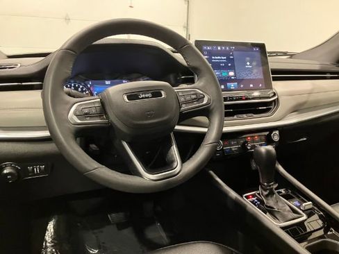 Used 2025 Jeep Compass Limited AWD/4WD image 43