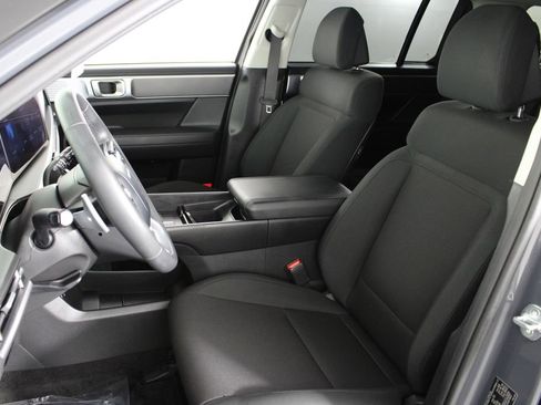 Used 2025 Hyundai Santa Fe SE image 19