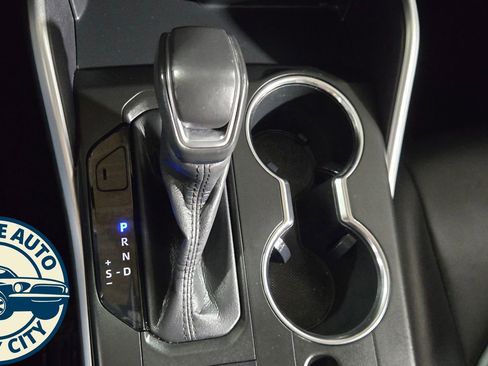 Used 2020 Toyota Highlander XLE AWD/4WD image 18