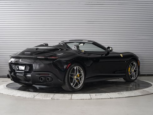 Used 2026 Ferrari Roma Spider RWD image 5