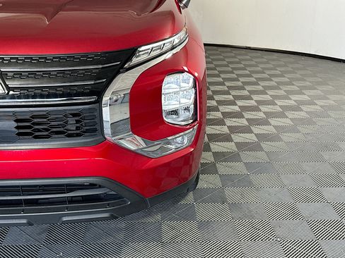 Used 2024 Mitsubishi Outlander ES FWD image 9