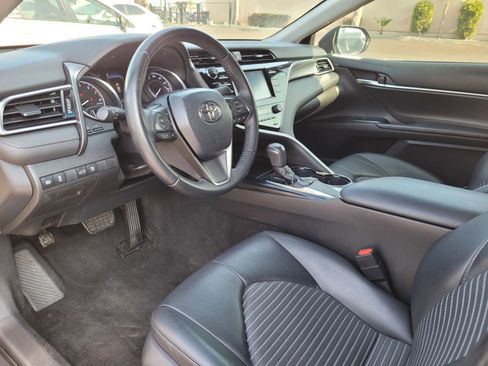 Used 2018 Toyota Camry LE image 9