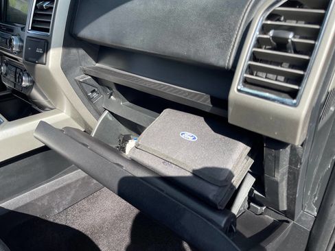 Used 2016 Ford F150 Lariat w/ Equipment Group 502A Luxury AWD/4WD image 40