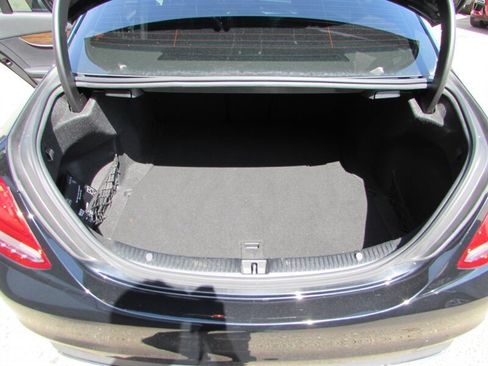 Used 2018 Mercedes-Benz C 300 Sedan image 31