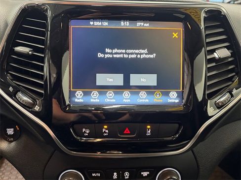 Used 2021 Jeep Cherokee Limited image 18