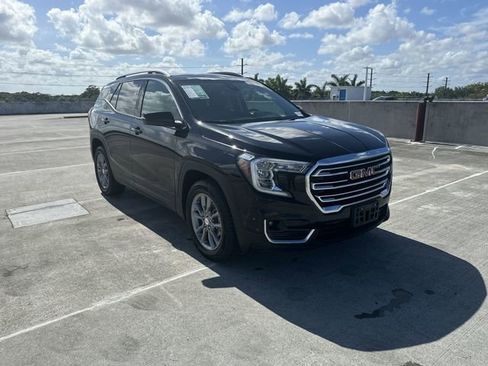 Used 2024 GMC Terrain SLT AWD/4WD image 16