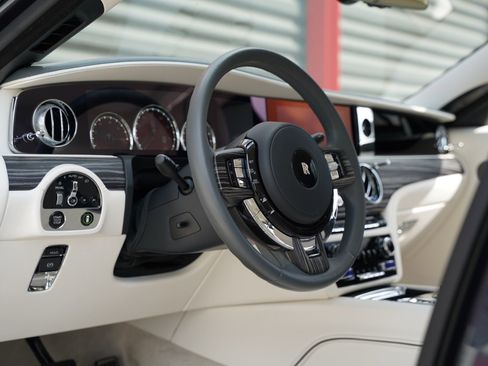 Used 2021 Rolls-Royce Ghost Base image 14