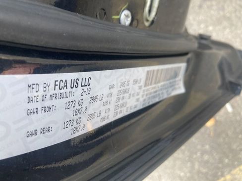 Used 2019 Jeep Cherokee Limited image 40