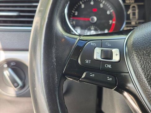 Used 2017 Volkswagen Jetta SE FWD image 11