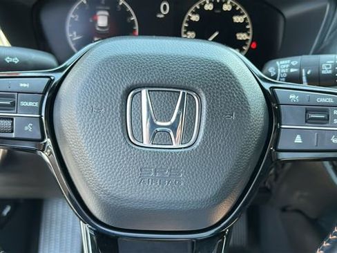 Used 2025 Honda HR-V Sport image 11