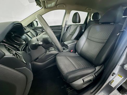 Used 2018 Nissan Rogue S FWD image 13