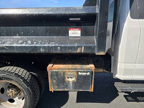 Used 2022 Ford F550 4x4 Regular Cab Super Duty image 15