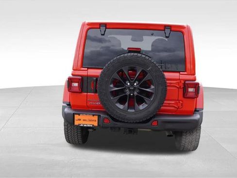 Certified 2025 Jeep Wrangler Unlimited Sahara AWD/4WD image 6