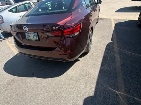 Used 2022 Nissan Sentra SV FWD image 3