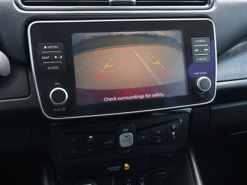 Used 2022 Nissan Leaf SV image 27