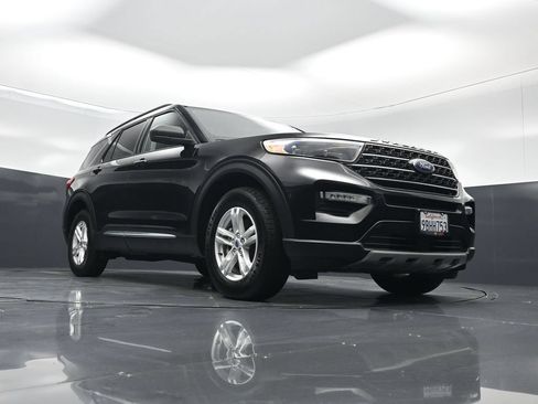 Used 2022 Ford Explorer XLT AWD/4WD image 43