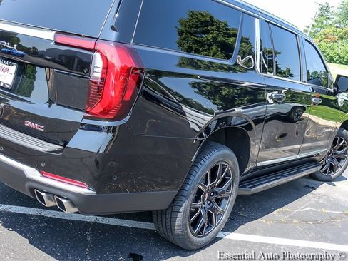 Certified 2025 GMC Yukon XL Denali AWD/4WD image 8