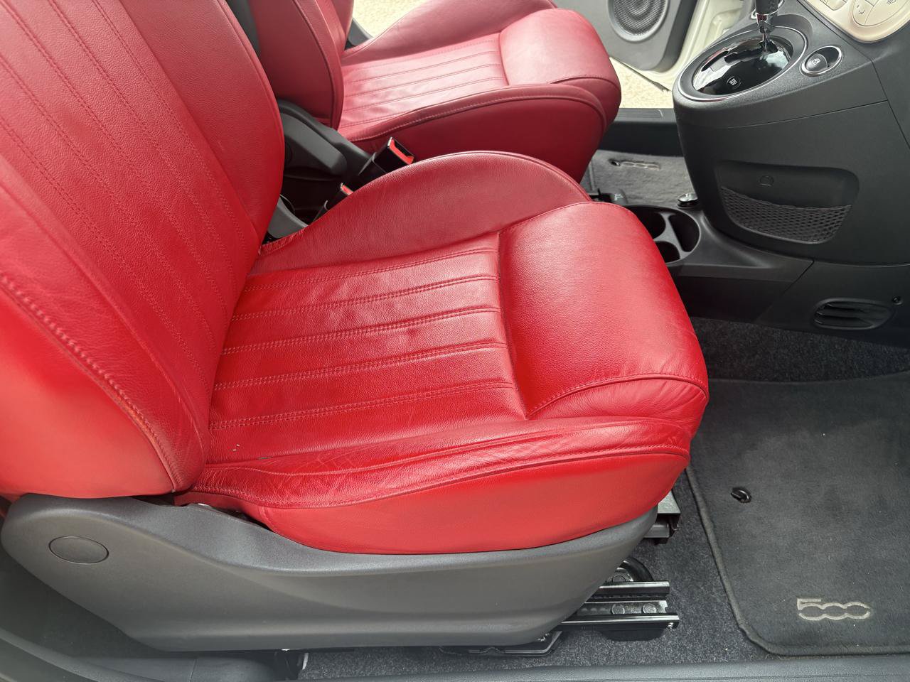 Used 2012 FIAT 500 Lounge w/ Luxury Leather Pkg FWD image 38