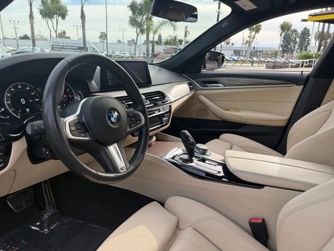 Used 2019 BMW 540i w/ M Sport Package image 15