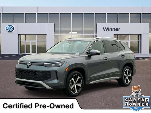 Certified 2025 Volkswagen Tiguan SE AWD/4WD image 1