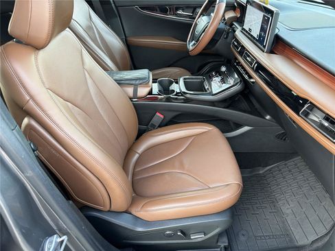 Used 2022 Lincoln Nautilus Reserve FWD image 12