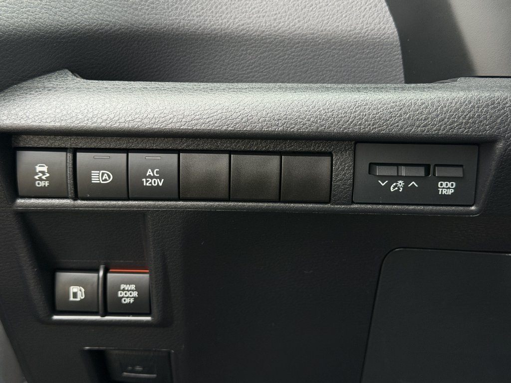 Used 2024 Toyota Sienna XLE Woodland Edition AWD/4WD image 23