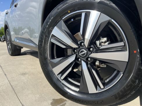 Certified 2023 Nissan Rogue SL w/ SL Premium Package FWD image 7