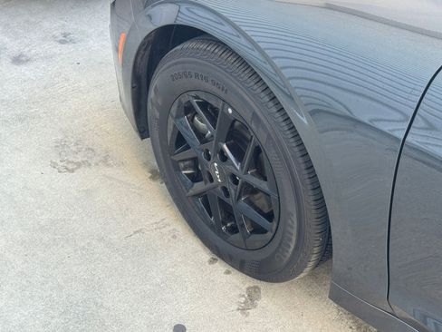 Used 2025 Kia K5 LXS image 30