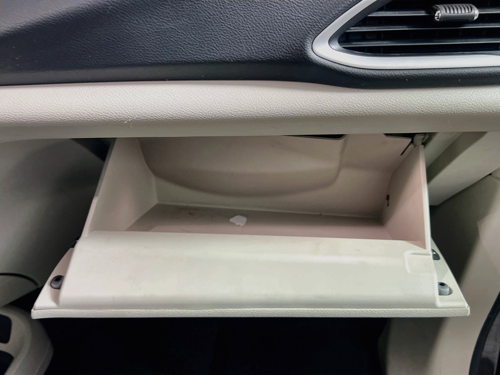 Used 2023 Chrysler Pacifica Touring-L FWD image 35