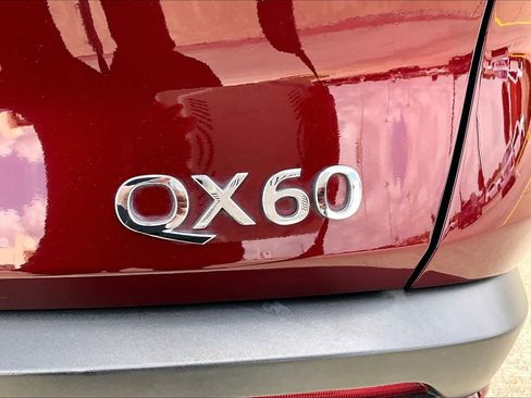 Used 2024 INFINITI QX60 Luxe image 10