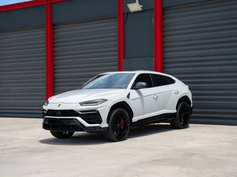 Used 2022 Lamborghini Urus AWD/4WD image 1
