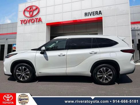 Used 2022 Toyota Highlander XLE AWD/4WD image 8