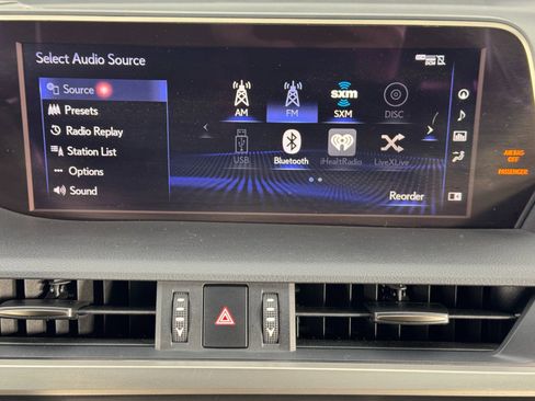 Used 2019 Lexus ES 300h image 26